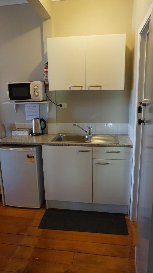 Nana Glads Accommodation Уитианга Екстериор снимка